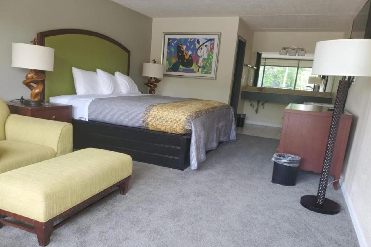 Palmetto Inn & Suites By Oyo Orangeburg Exteriér fotografie